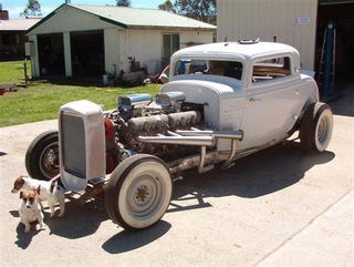 Illustration for article titled Aussie Nutjobs Drop GMC Twin-Six V12 In Fiberglass Hot Rod